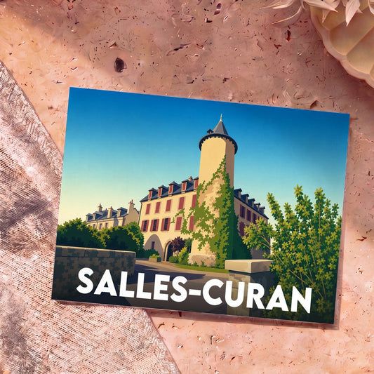 Carte postale souvenir de la ville de Salles-Curan avec une illustration stylisée de son château.