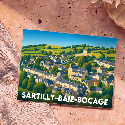Carte postale souvenir de la ville de Sartilly-Baie-Bocage avec une illustration stylisée et colorée du village.