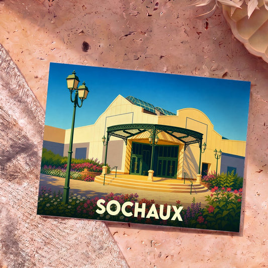 Carte postale souvenir de la ville de Sochaux avec une illustration stylisée d'un bâtiment emblématique.