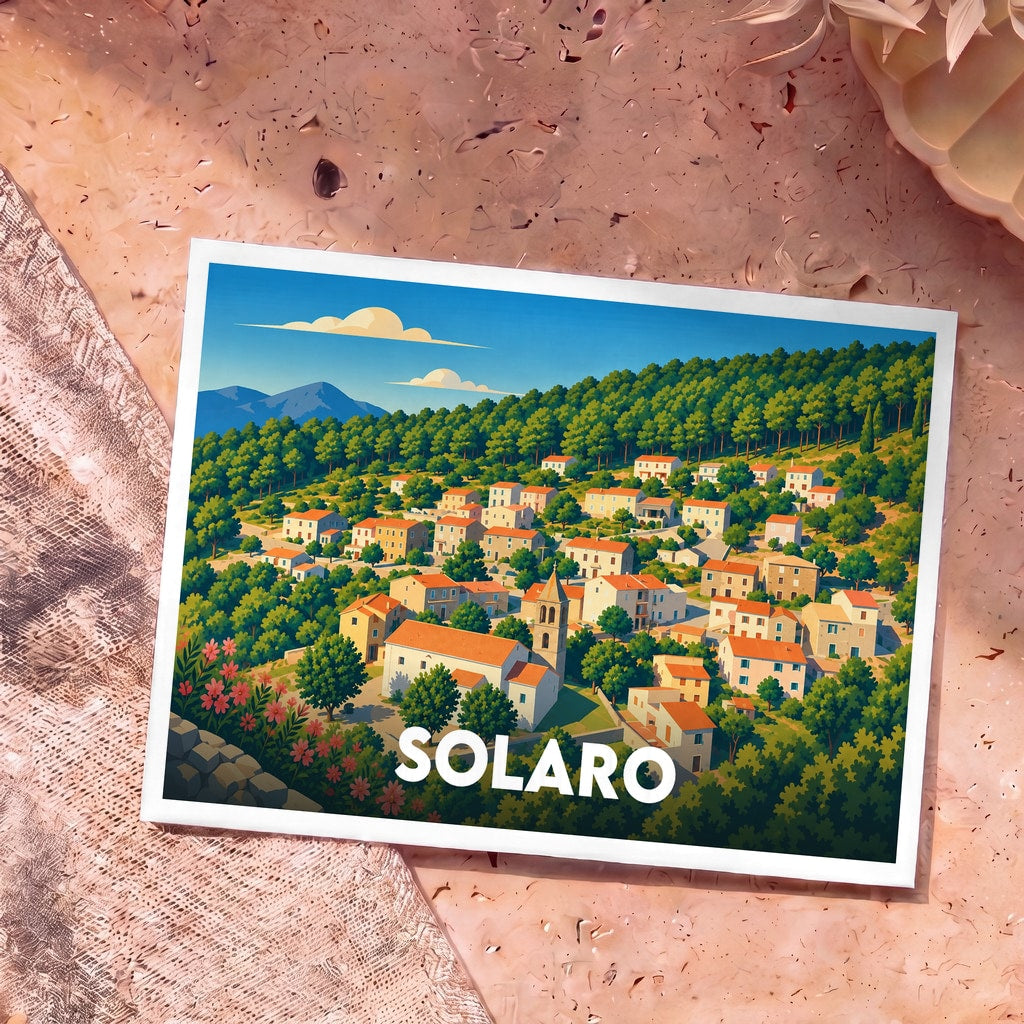 Carte postale souvenir de la ville de Solaro avec une illustration stylisée d'un village méditerranéen niché à flanc de colline.