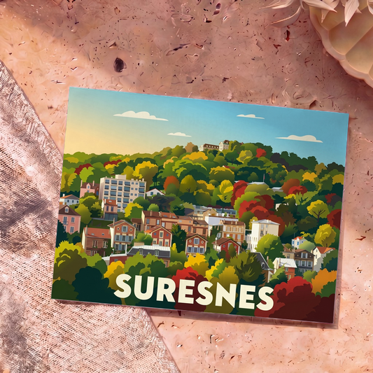 Carte postale souvenir de la ville de Suresnes illustrant ses maisons colorées sur une colline verdoyante.
