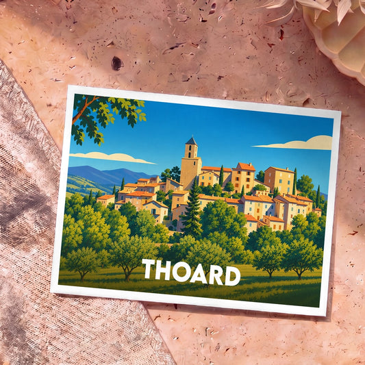 Carte postale souvenir de la ville de Thoard avec une illustration stylisée d'un village perché.