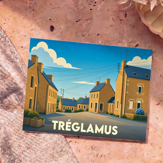 Carte postale souvenir de la ville de Tréglamus avec une illustration stylisée de ses maisons en pierre sous un ciel bleu.