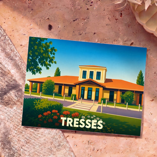 Carte postale souvenir de la ville de Tresses présentant une illustration stylisée et colorée de son architecture locale.