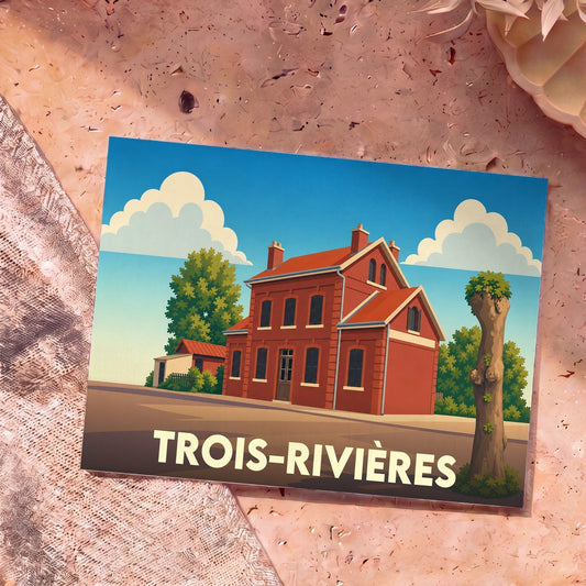 Carte postale souvenir de la ville de Trois-Rivières avec une illustration stylisée d'un bâtiment en briques rouges.