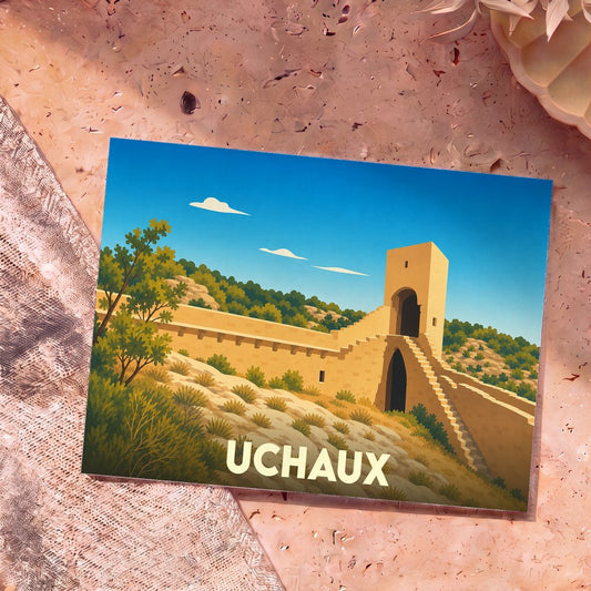 Carte postale souvenir de la ville d'Uchaux avec une illustration stylisée d'une muraille et d'une tour médiévale.