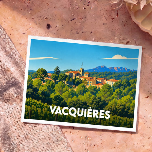 Carte postale souvenir de la ville de Vacquières arborant une illustration stylisée et colorée du village niché dans la végétation.