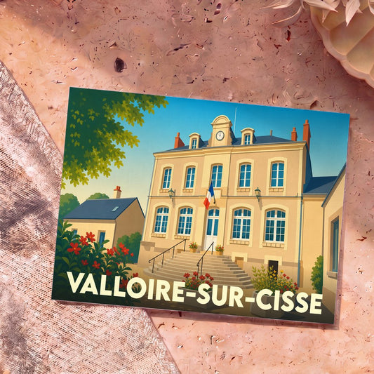 Carte postale souvenir de la ville de Valloire-sur-Cisse avec une illustration stylisée de sa mairie.