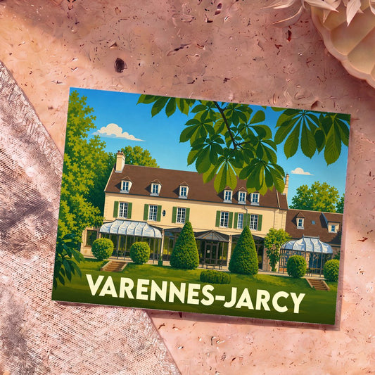 Carte postale souvenir de la ville de Varennes-Jarcy avec une illustration stylisée d'un manoir entouré de verdure.
