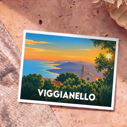 Carte postale souvenir de la ville de Viggianello avec une illustration stylisée d'un coucher de soleil sur la mer.