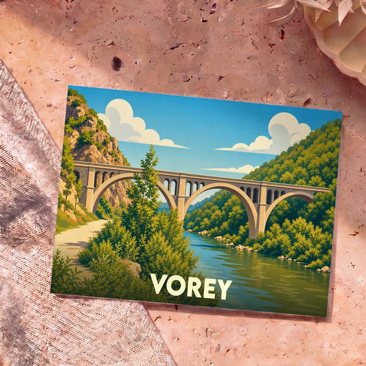 Carte postale souvenir de la ville de Vorey illustrant un pont en arc au-dessus d'une rivière dans un style graphique épuré.