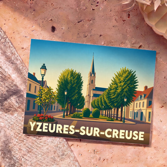 Carte postale souvenir de la ville d'Yzeures-sur-Creuse avec une illustration stylisée de son église et d'une place arborée.