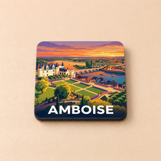 Dessous de verre souvenir de la ville d'Amboise illustrant son château et la Loire au coucher du soleil.