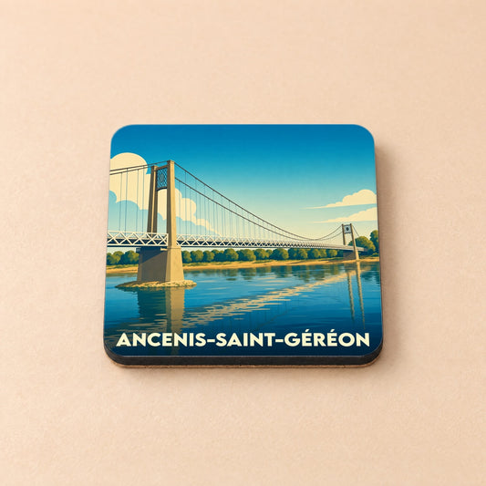 Dessous de verre souvenir de la ville de Ancenis-Saint-Géréon avec une illustration stylisée d'un pont suspendu.
