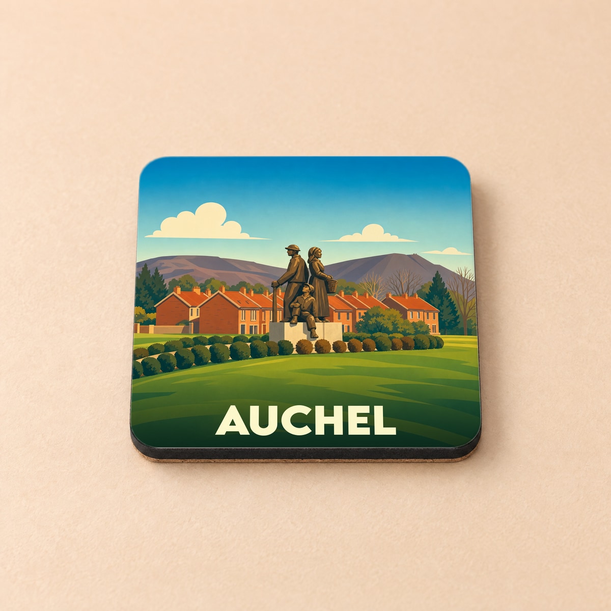 Dessous de verre souvenir de la ville d'Auchel illustré d'un monument historique et de maisons typiques.