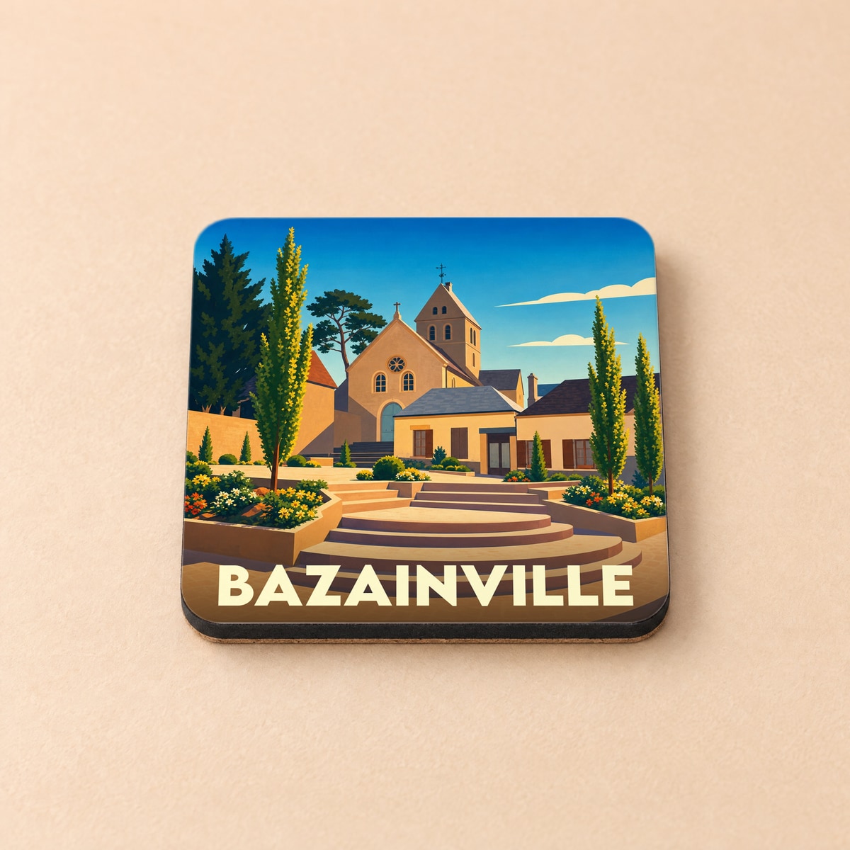 Dessous de verre souvenir de la ville de Bazainville avec une illustration stylisée de son église et de sa place fleurie.