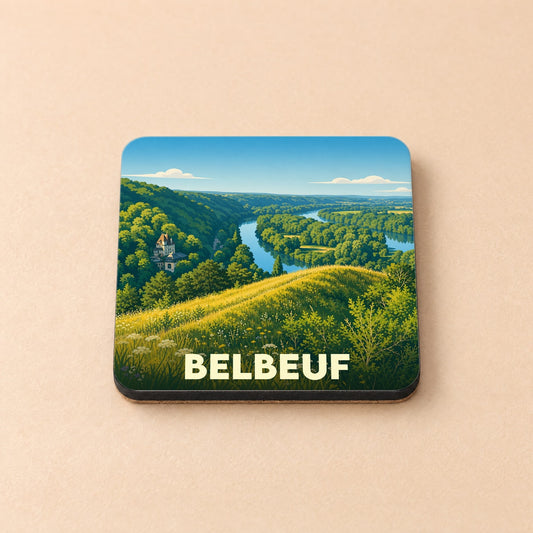 Dessous de verre souvenir de la ville de Belbeuf illustrant un paysage vallonné surplombant la Seine.