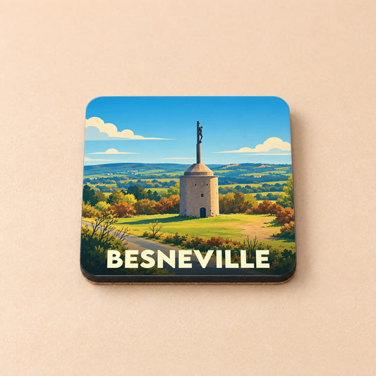 Dessous de verre souvenir de la ville de Besneville avec une illustration stylisée de sa tour et de ses paysages.