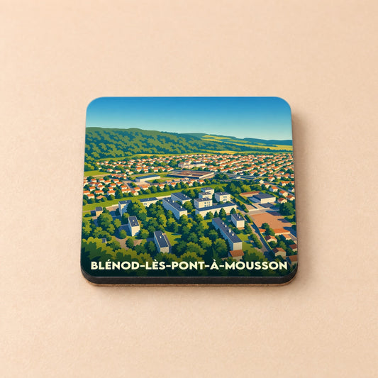 Dessous de verre souvenir de la ville de Blénod-lès-Pont-à-Mousson avec une illustration stylisée vue du ciel.