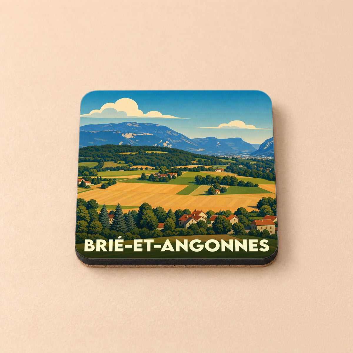 Dessous de verre souvenir de la ville de Brié-et-Angonnes avec une illustration de paysage rural et montagneux.