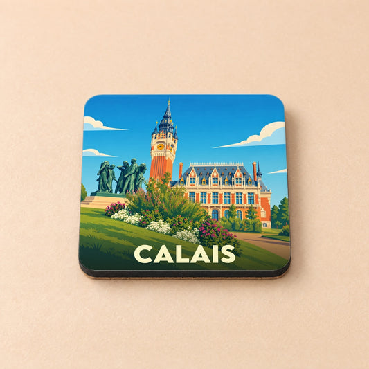 Dessous de verre souvenir de la ville de Calais avec une illustration stylisée de son hôtel de ville et de son beffroi.