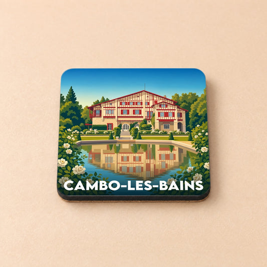 Dessous de verre souvenir de la ville de Cambo-les-Bains avec une illustration stylisée de la Villa Arnaga.