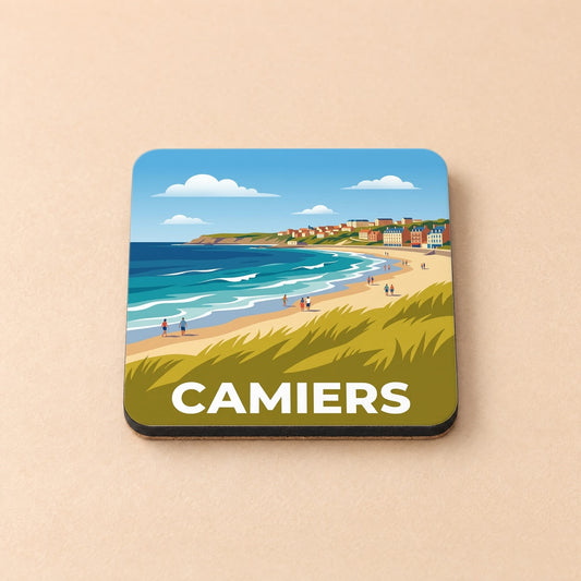 Dessous de verre souvenir de la ville de Camiers avec une illustration stylisée de sa plage et ses dunes.