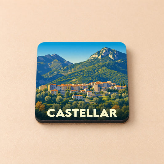Dessous de verre souvenir de la ville de Castellar avec une illustration stylisée d'un village de montagne.