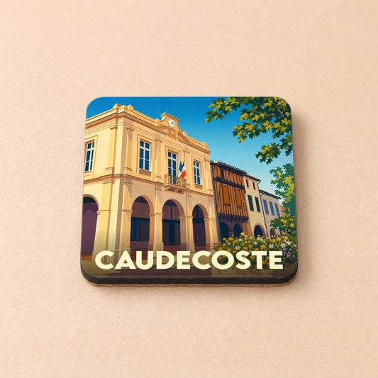 Dessous de verre souvenir de la ville de Caudecoste avec une illustration stylisée de sa mairie.