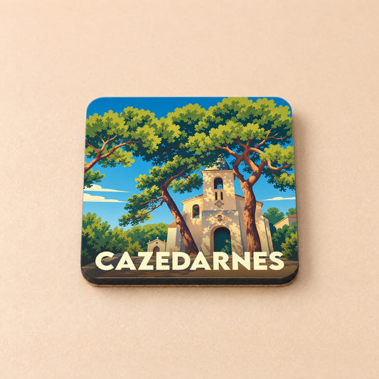 Dessous de verre souvenir de la ville de Cazedarnes avec une illustration stylisée.