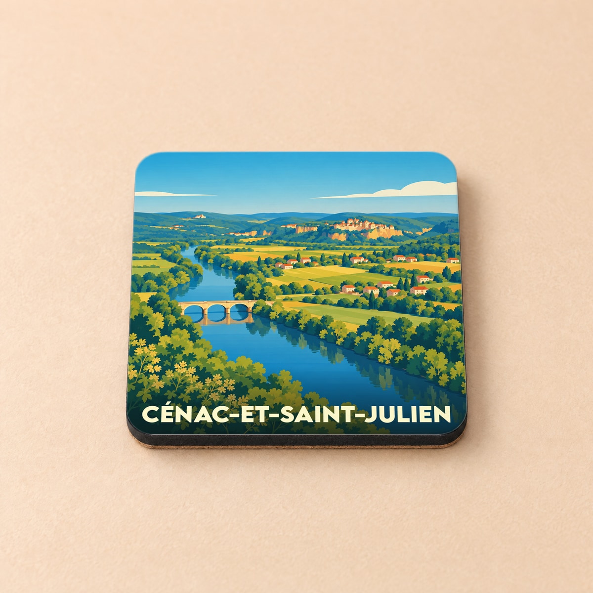 Dessous de verre souvenir de la ville de Cénac-et-Saint-Julien avec une illustration stylisée des bords de la Dordogne.