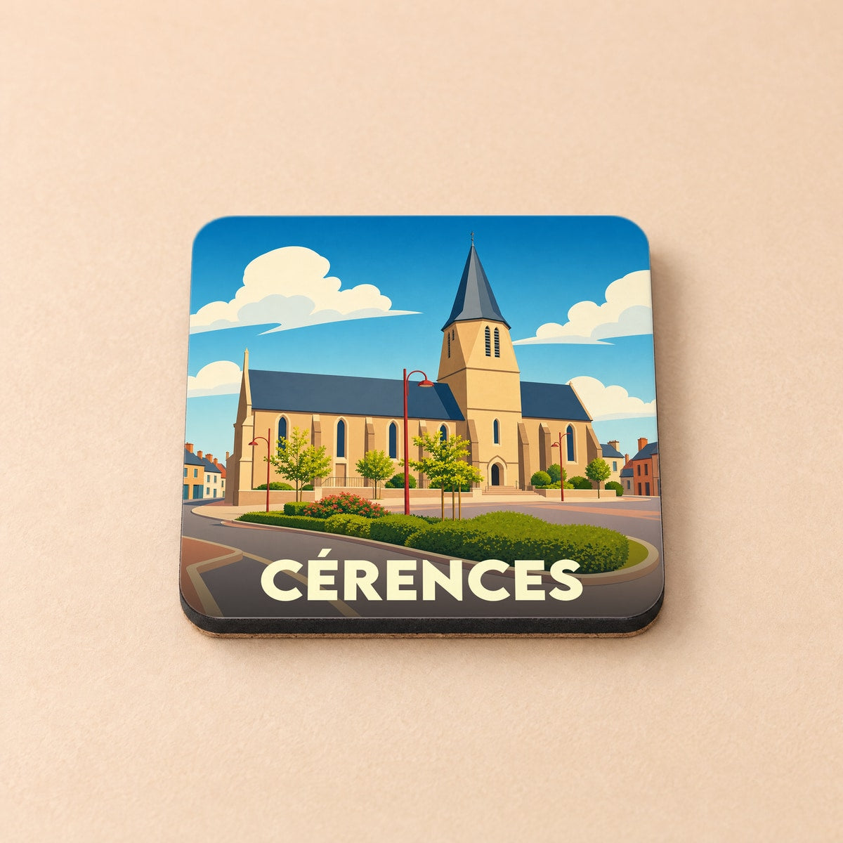 Dessous de verre souvenir de la ville de Cérences avec une illustration stylisée de son église.
