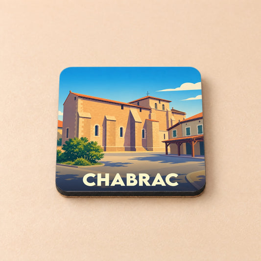 Dessous de verre souvenir de la ville de Chabrac avec une illustration stylisée de son église sous un ciel bleu.