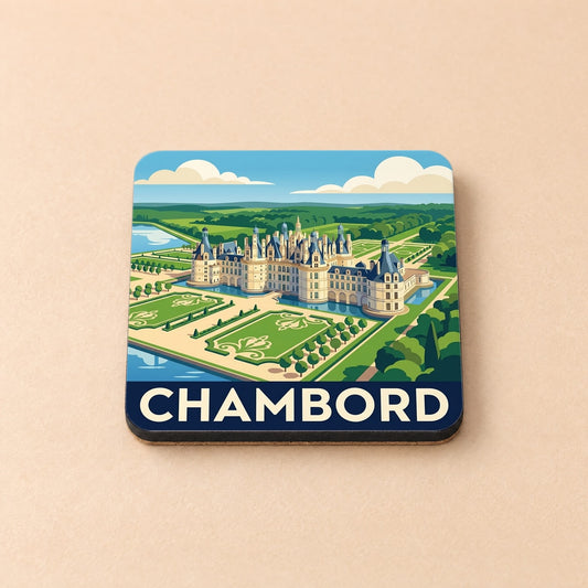 Dessous de verre souvenir de la ville de Chambord avec une illustration stylisée du château et de ses jardins.