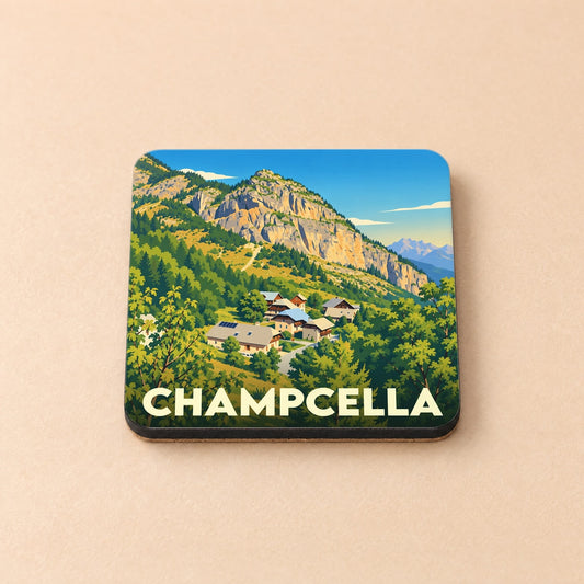 Dessous de verre souvenir de la ville de Champcella avec une illustration de paysage de montagne stylisée.