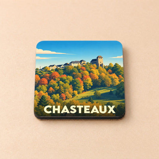 Dessous de verre souvenir de la ville de Chasteaux avec une illustration stylisée de son paysage automnal.