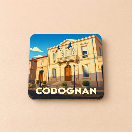 Dessous de verre souvenir de la ville de Codognan avec une illustration stylisée de sa mairie.