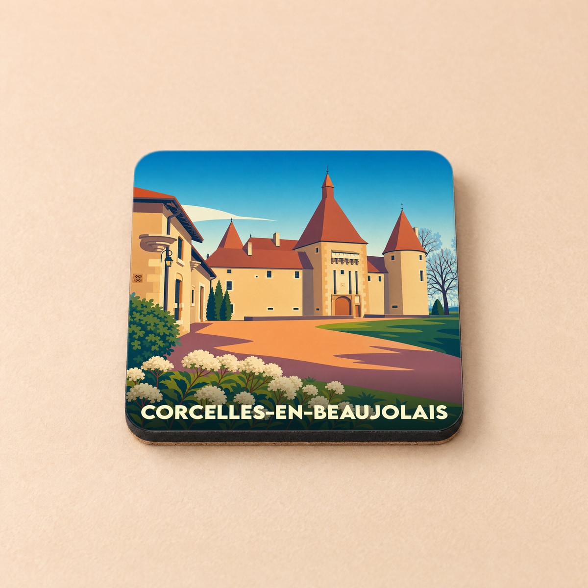 Dessous de verre souvenir de Corcelles-en-Beaujolais avec une illustration stylisée de son château.