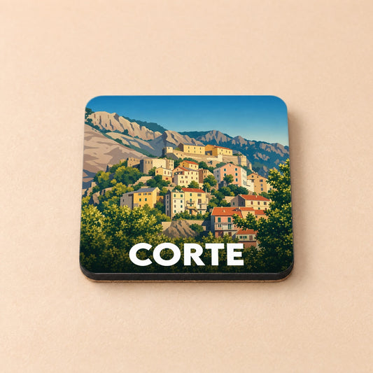 Dessous de verre souvenir de la ville de Corte avec une illustration stylisée.