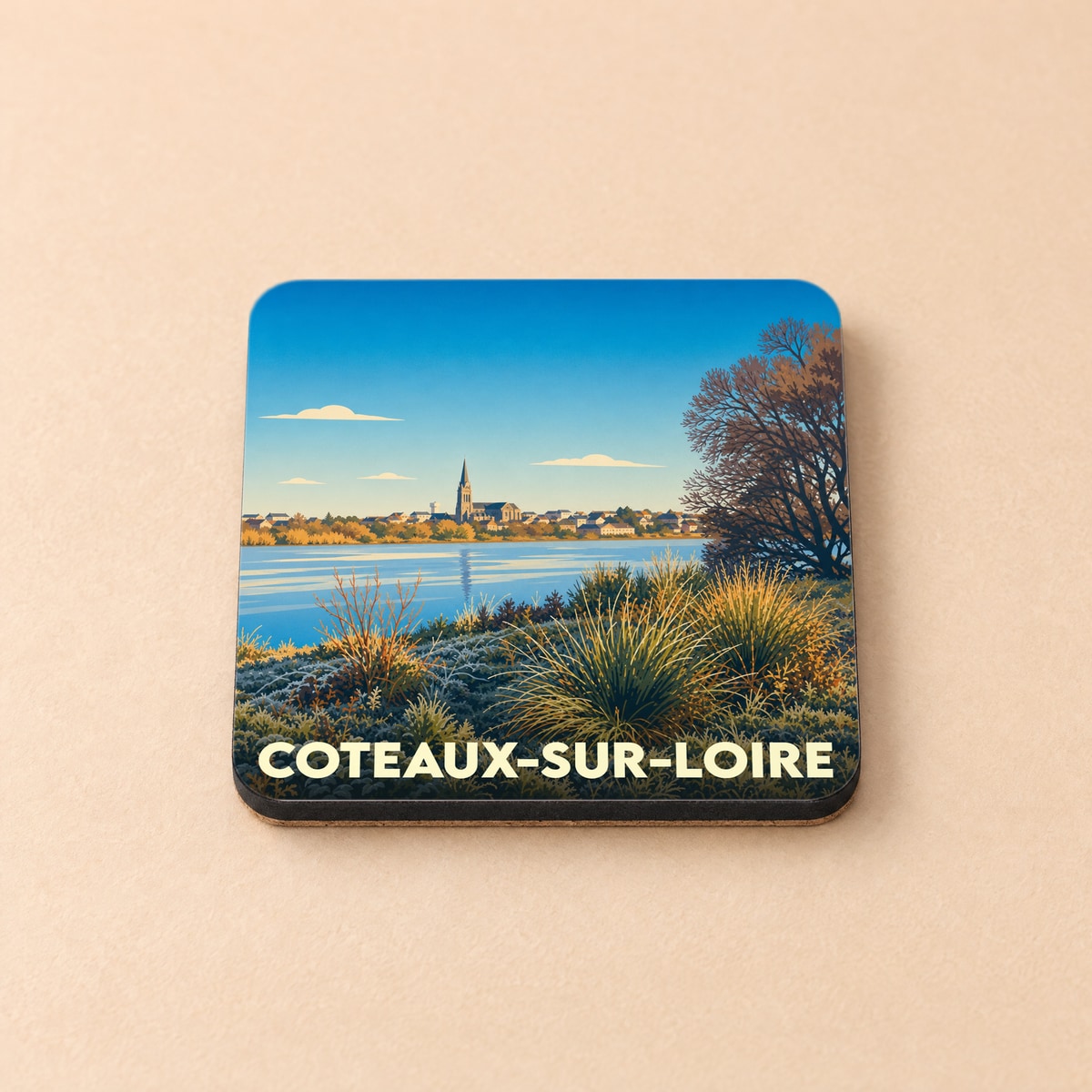 Dessous de verre souvenir de Coteaux-sur-Loire avec une illustration stylisée des bords de Loire.