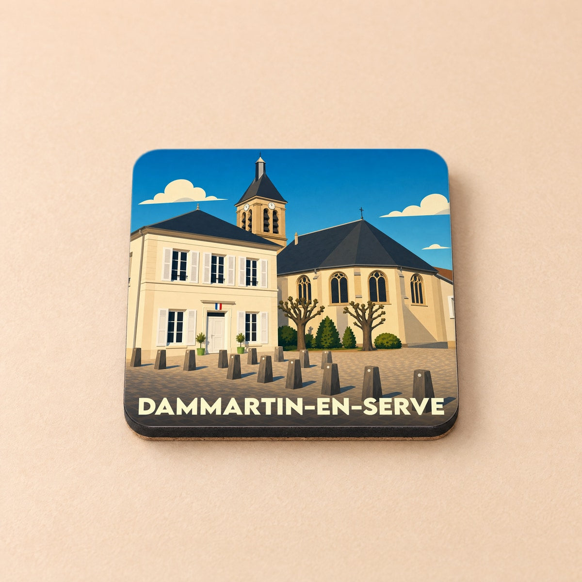 Dessous de verre souvenir de la ville de Dammartin-en-Serve avec une illustration stylisée de sa mairie et de son église.