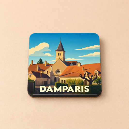 Dessous de verre souvenir de la ville de Damparis avec une illustration stylisée de son église et de ses maisons.