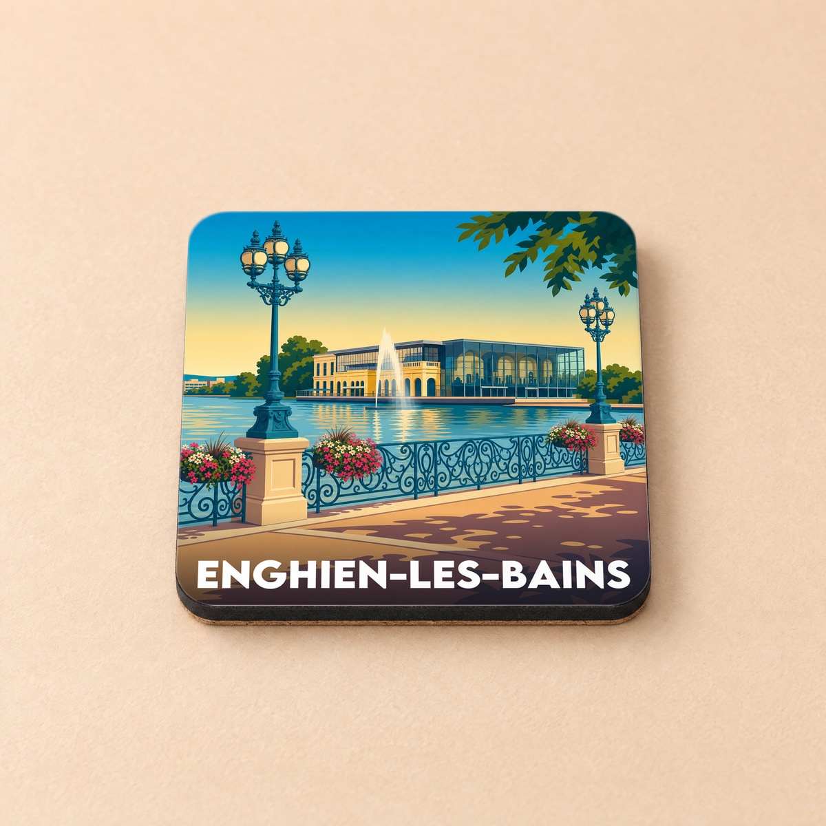 Dessous de verre souvenir de la ville d'Enghien-les-Bains avec une illustration stylisée du lac et du casino.