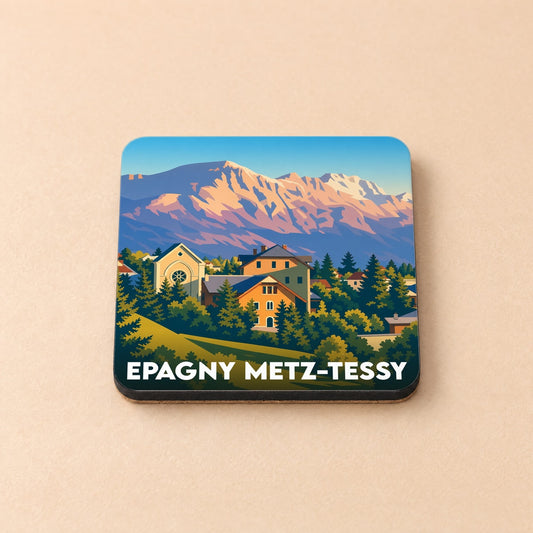 Dessous de verre souvenir de la ville d'Epagny Metz-Tessy avec une illustration stylisée de montagne et de village.