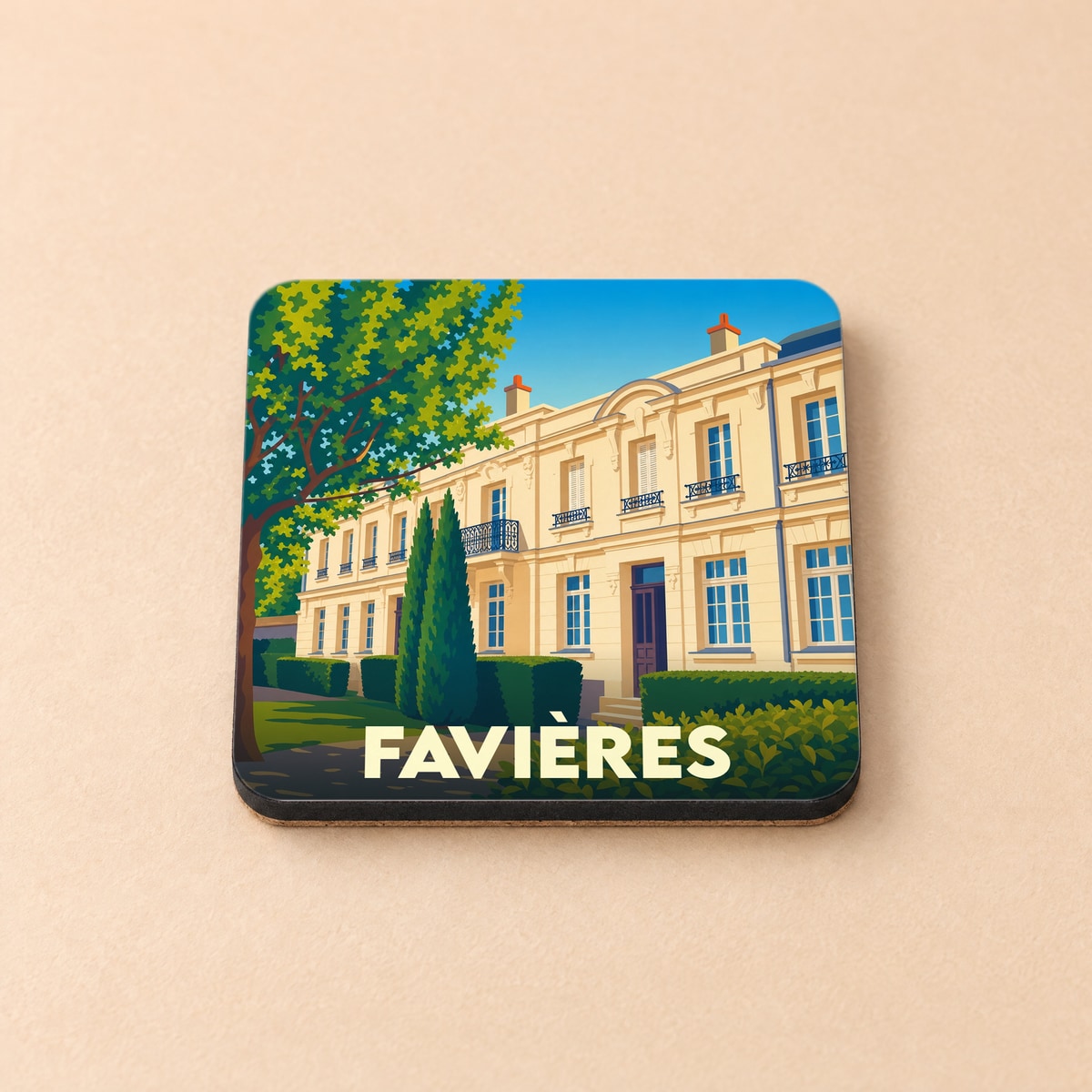 Dessous de verre souvenir de la ville de Favières avec une illustration stylisée d'un bâtiment de style néoclassique.