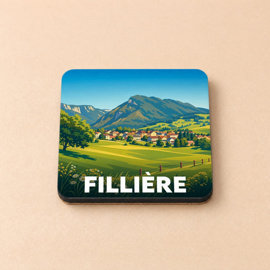 Dessous de verre souvenir de la ville de Fillière avec une illustration de paysage de montagne stylisée.