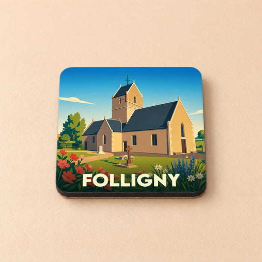 Dessous de verre souvenir de la ville de Folligny avec une illustration stylisée de son église et de fleurs colorées.