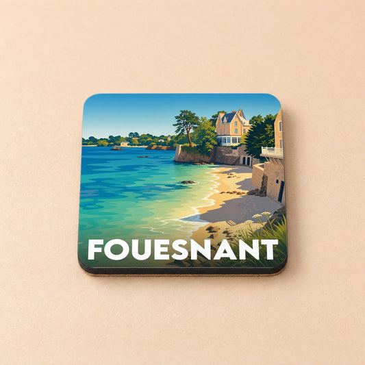 Dessous de verre souvenir de la ville de Fouesnant avec une illustration stylisée de sa côte.
