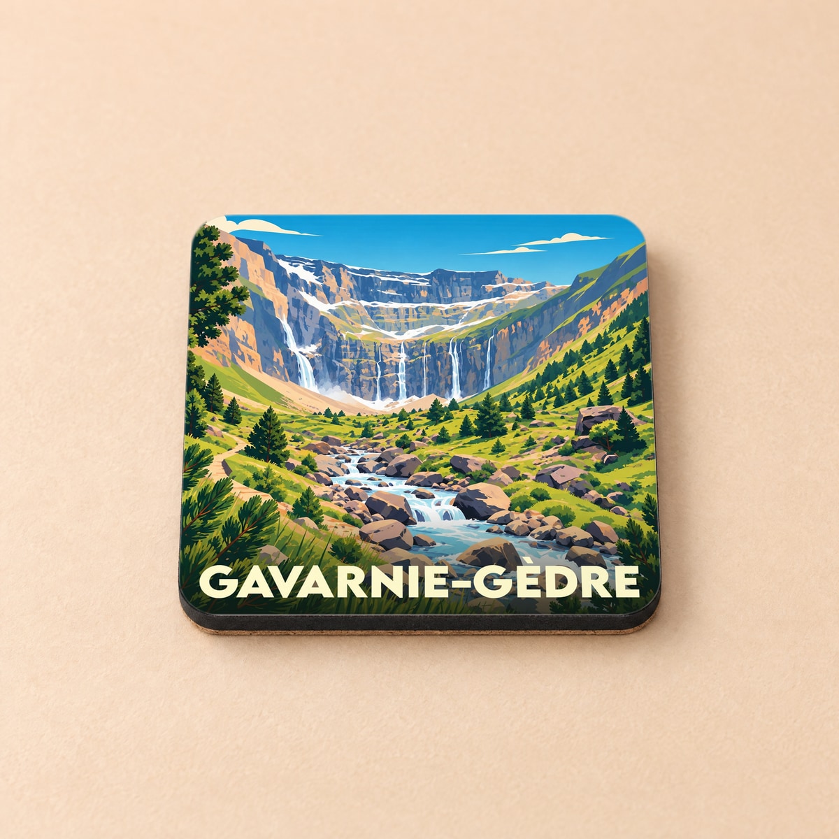 Dessous de verre souvenir de la ville de Gavarnie-Gèdre avec une illustration stylisée du cirque et de sa cascade.