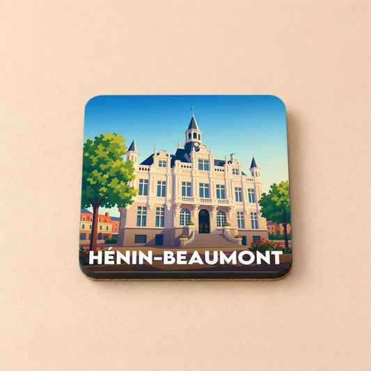 Dessous de verre souvenir de la ville de Hénin-Beaumont illustré d'une vue stylisée de son hôtel de ville.